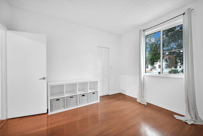 Building Photo - 21385 Marina Cove Cir