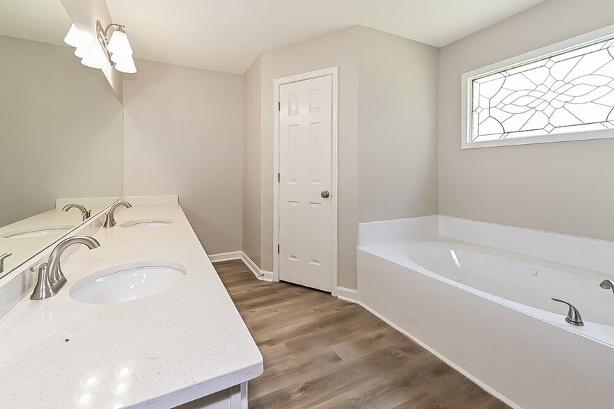 Building Photo - 9012 Brent Ln