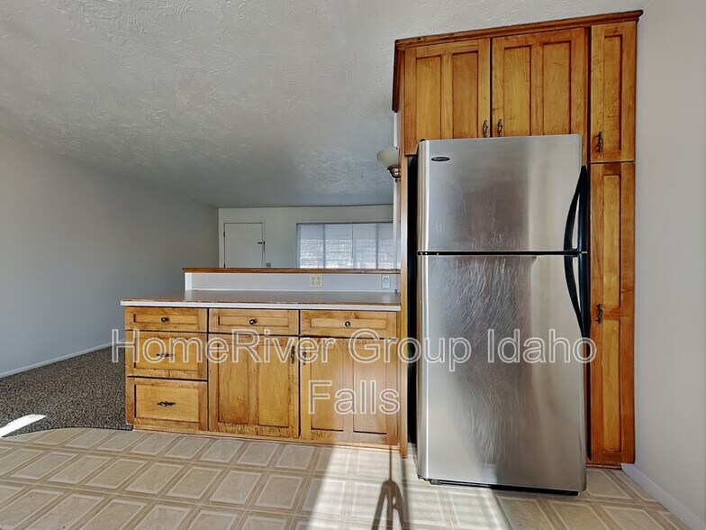 Building Photo - 380 Ladino Dr