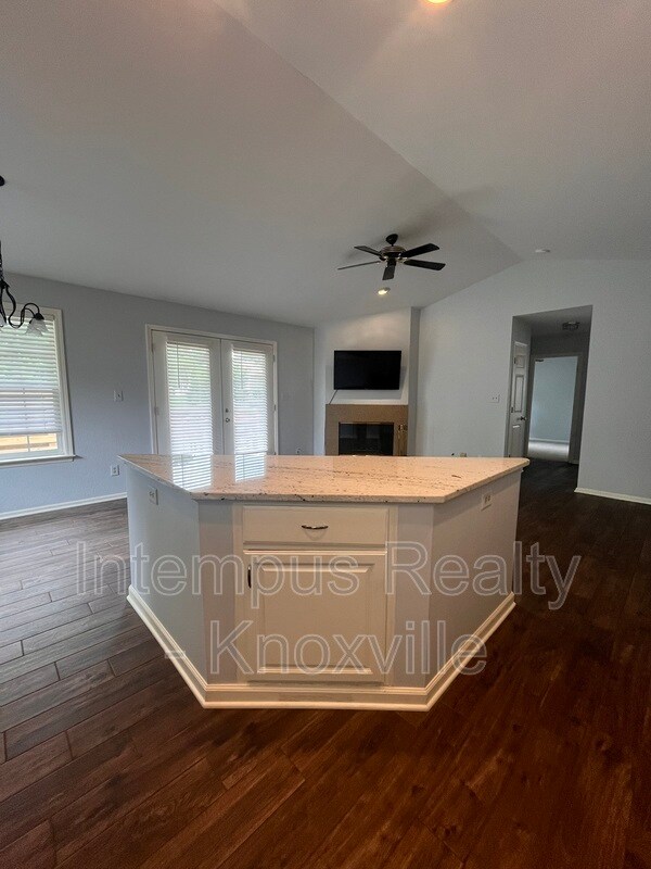 Building Photo - 1333 Willmann Ln