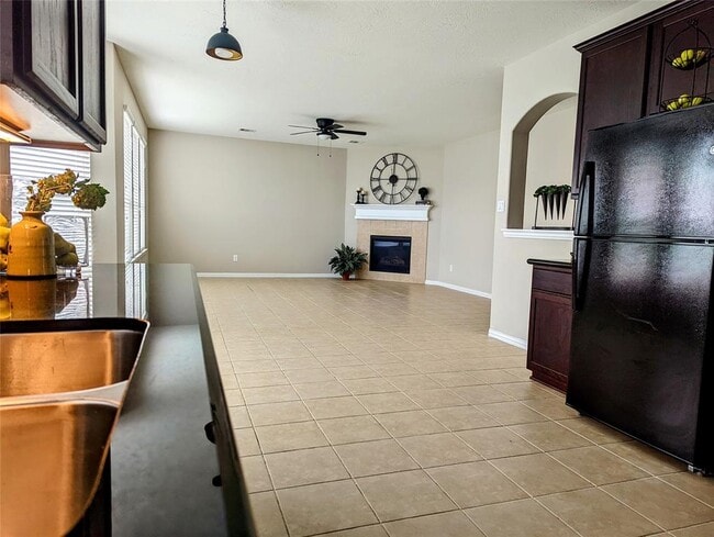 Building Photo - 10718 Wall Fern Way