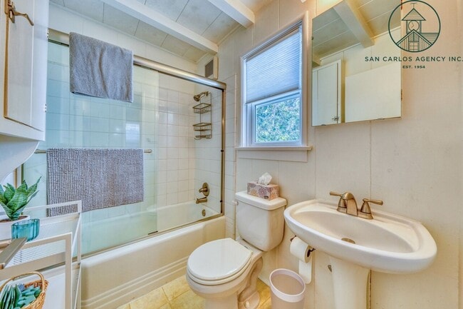 Building Photo - Charming Furnished Two Bedroom Cottage in Carmel-by-the-Sea