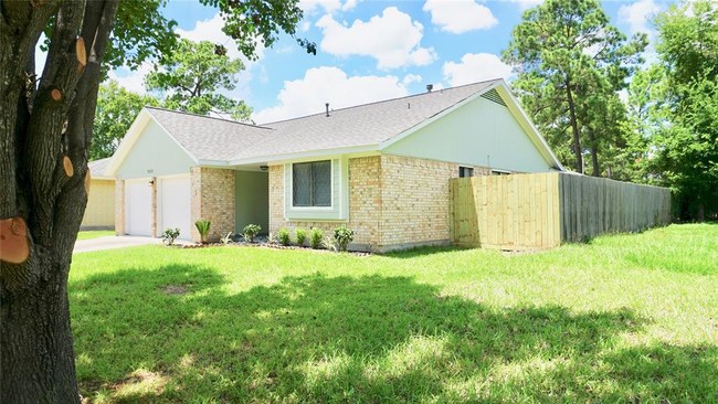 Building Photo - 7323 Woodoak Dr