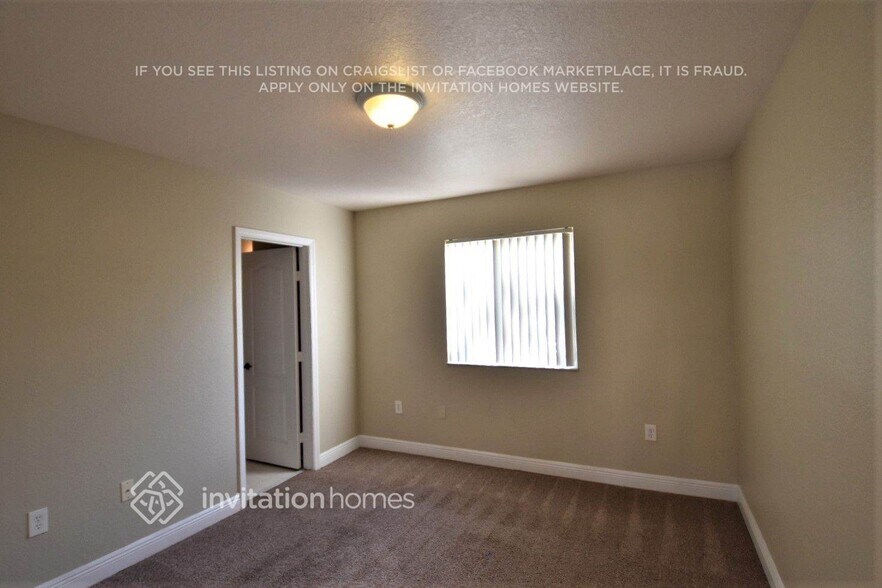 Building Photo - 4390 SW 159th Ave
