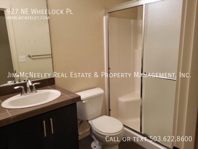 Building Photo - 927 NE Wheelock Pl