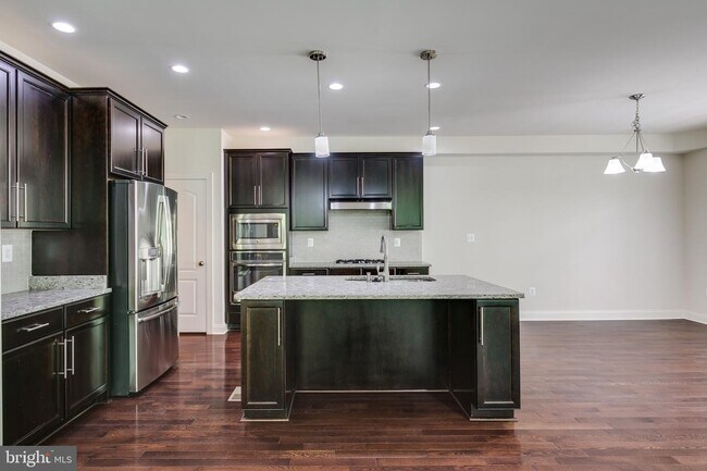 Building Photo - 42948 Courtland Chase Square