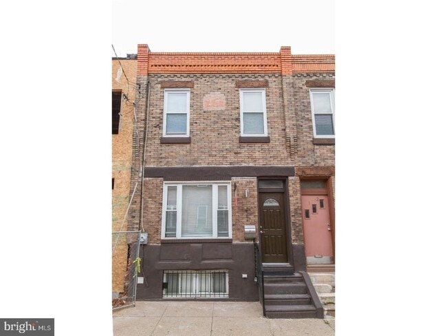 Building Photo - 1740 Sigel St