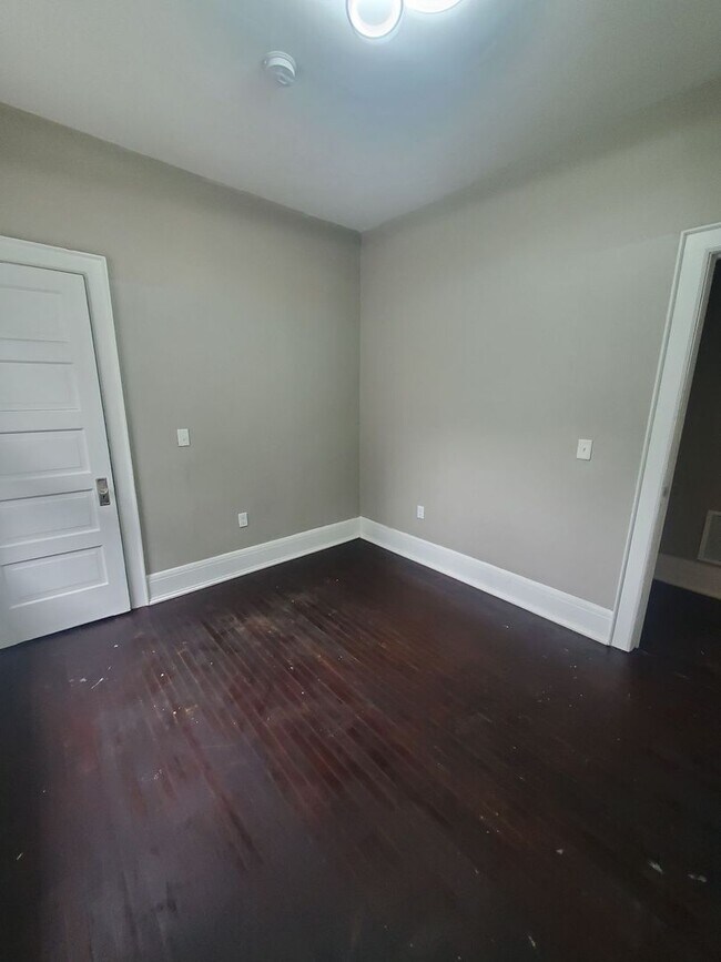 Building Photo - 2516-2518 N 12th St. (Duplex)