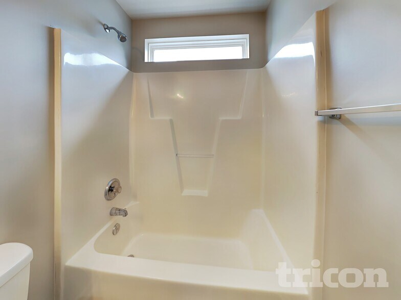 Building Photo - 2721 Forest Grove Ct