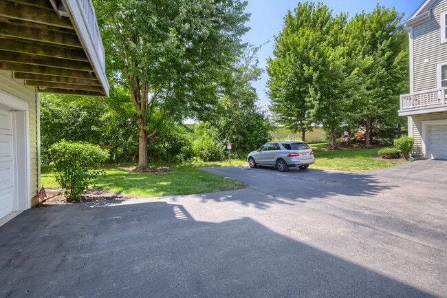 Building Photo - 5630 Cambridge Way