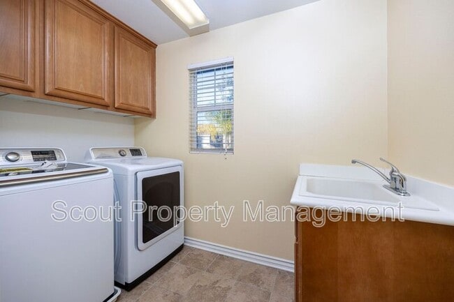 Building Photo - 27427 Lock Haven Ct