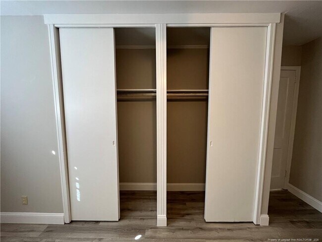 Building Photo - 2110 Rogers Dr