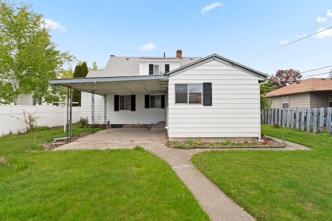 Building Photo - 2521 W Sanson Ave
