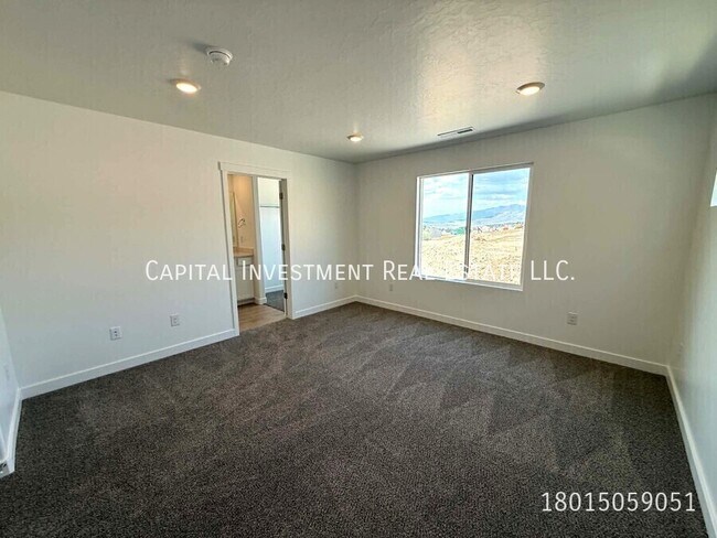 Building Photo - 4351 N 325 E