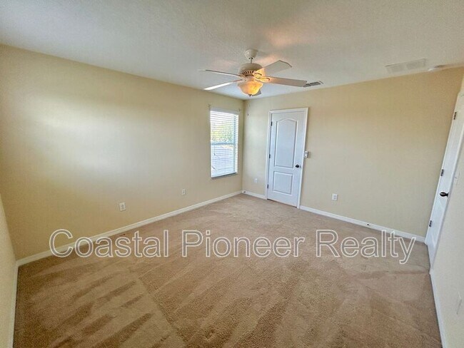 Building Photo - 2123 Roanoke Springs Dr