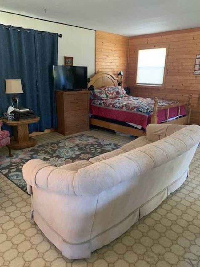 Building Photo - Fully furnished open room cabin- Available...