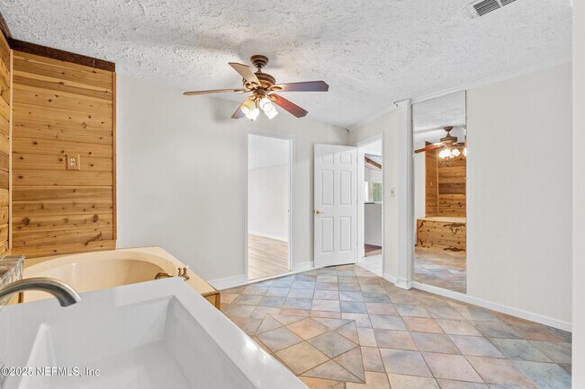 Building Photo - 764 Hazelwood Ct