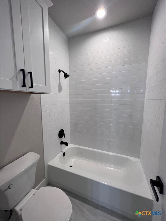 Building Photo - 725 Winding View