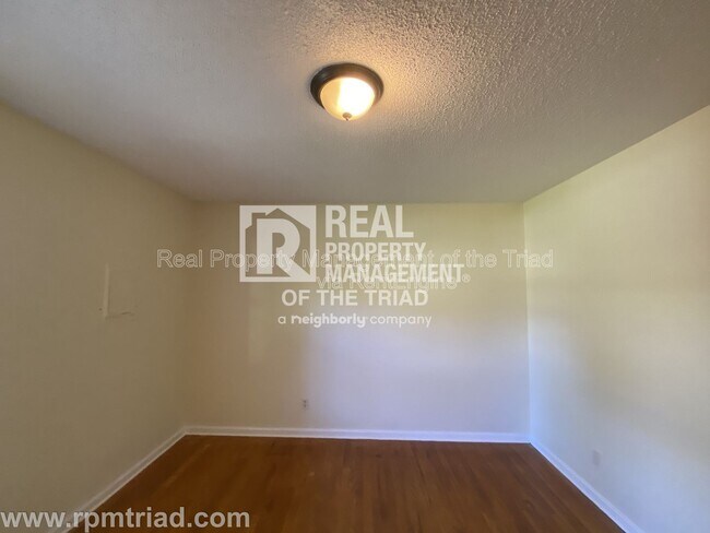 Building Photo - 410 Boyd St