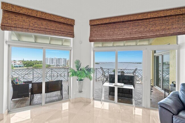 Building Photo - 309 E Ocean Ave