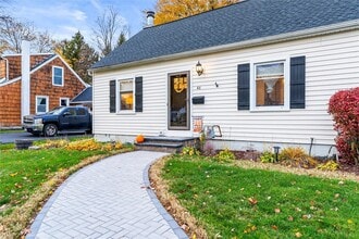 Building Photo - 46 Country Ln