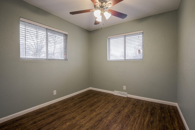 Building Photo - 514 NE Corder St