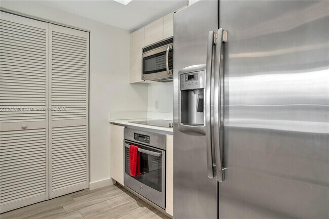 Building Photo - 4250 Biscayne Blvd