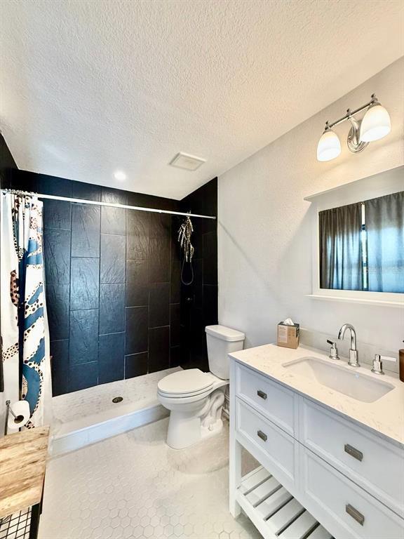 Building Photo - 162 E Davis Blvd