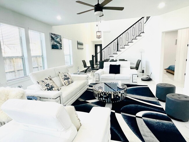 Building Photo - 27039 Flower Isle Ln