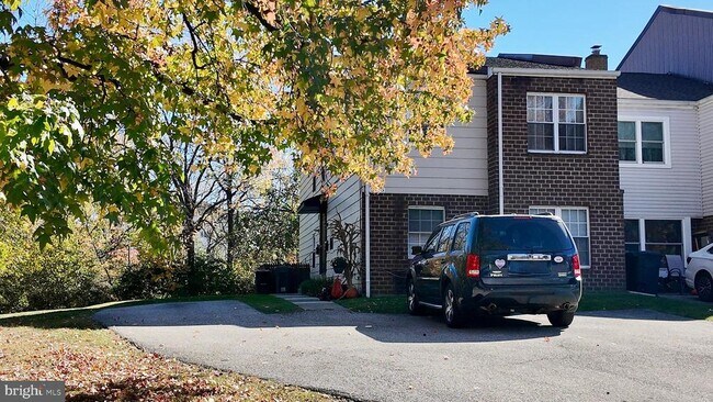 Building Photo - 2166 Birch Dr