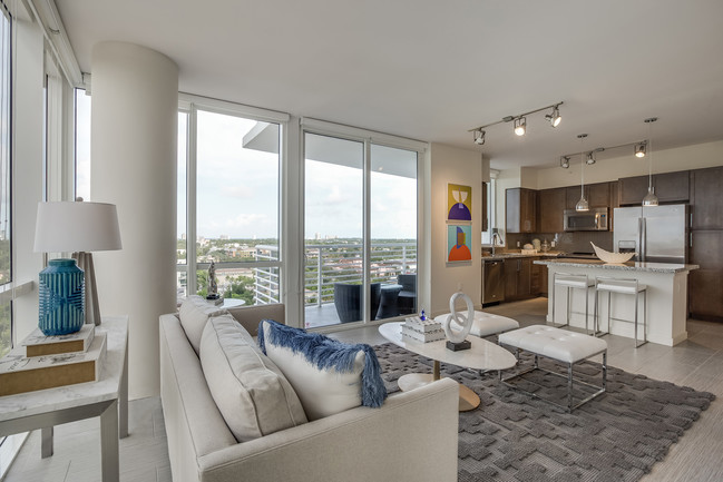 Our spacious apartment homes feature 9-12 foot ceilings - Amaray Las Olas by Windsor