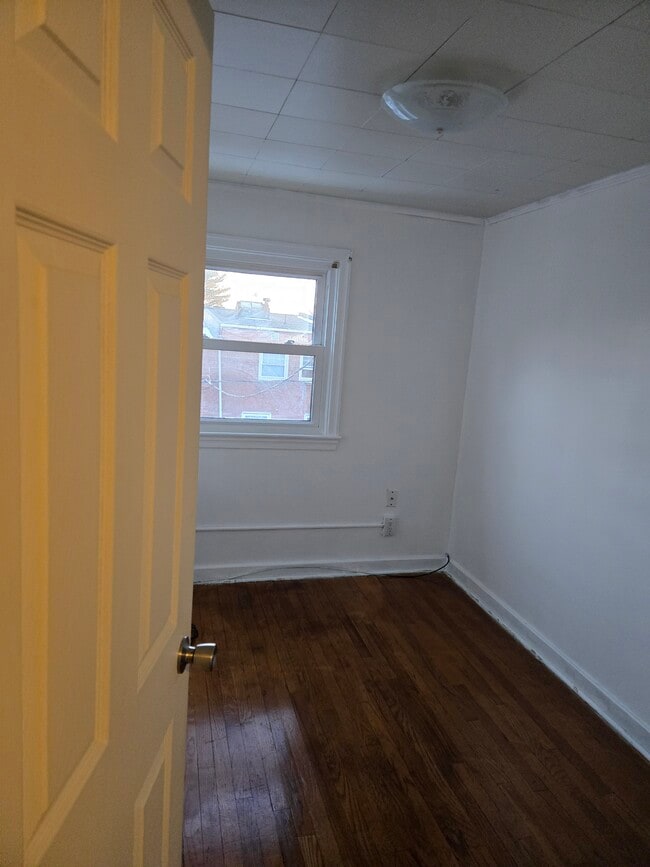 Building Photo - 2445 Brookwood St