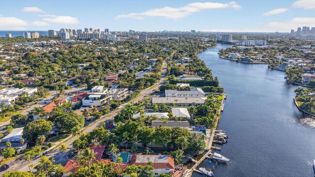 Building Photo - 1821 Middle River Dr