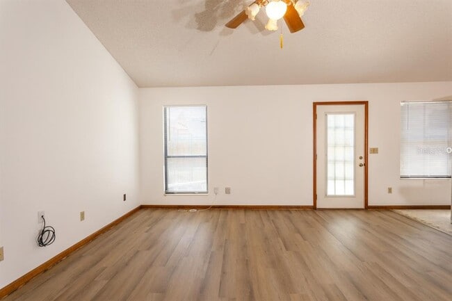 Building Photo - 14180 Hampton Falls Dr N