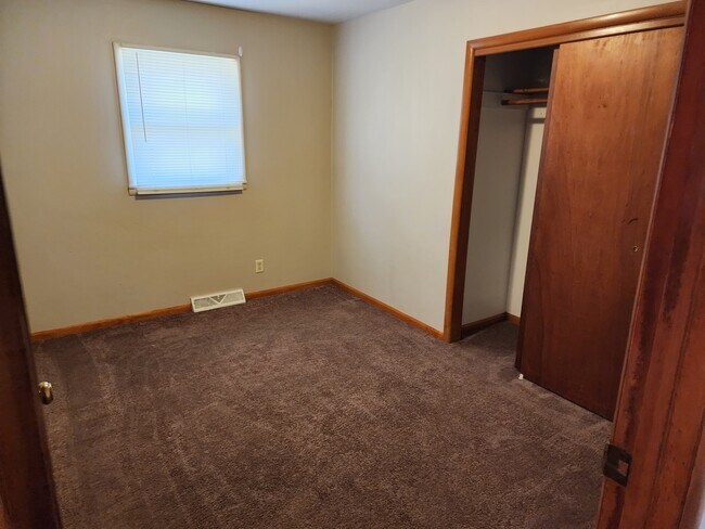 Building Photo - 432 Hazel Ct