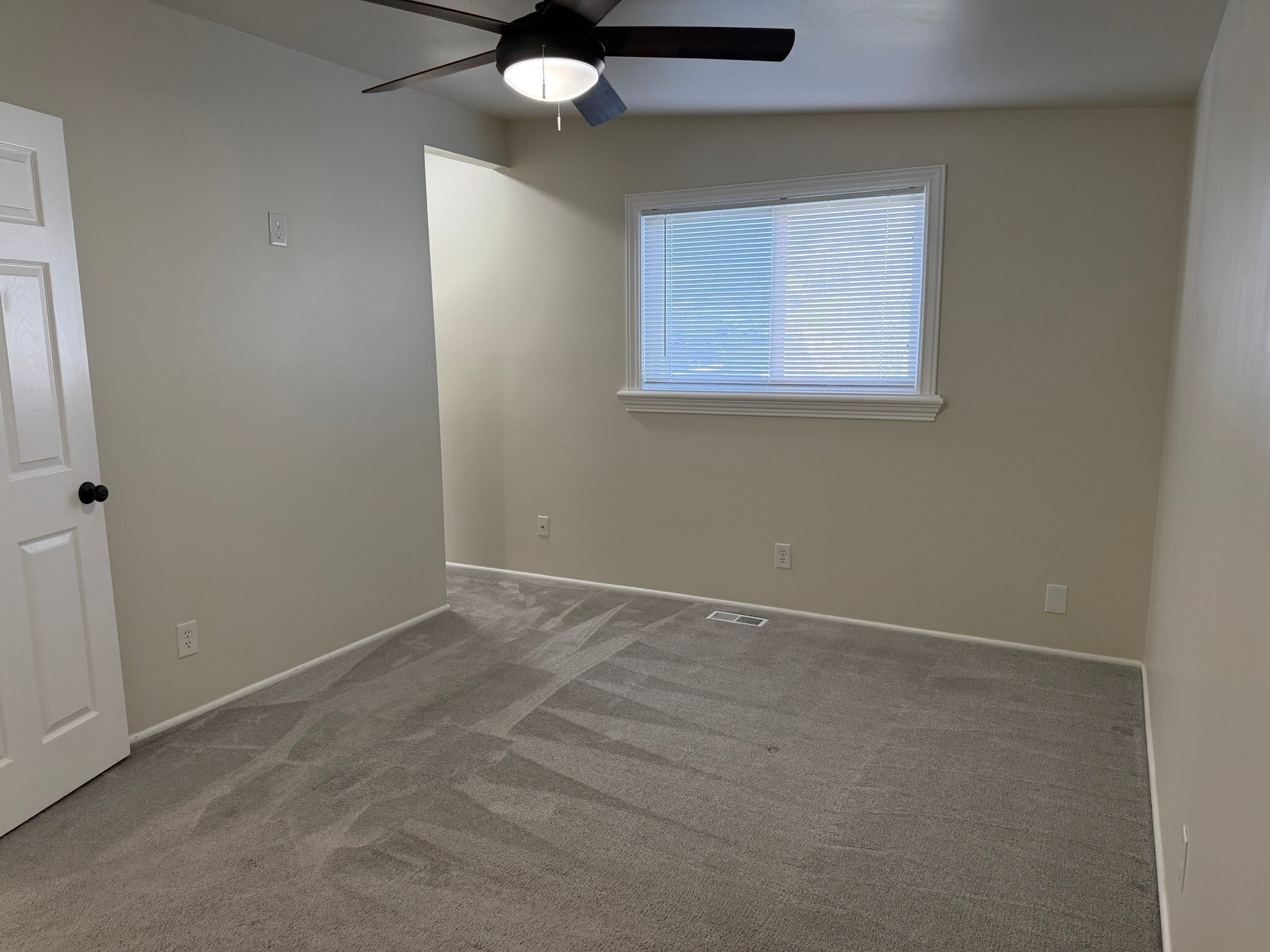 Building Photo - 5089 S 1950 W