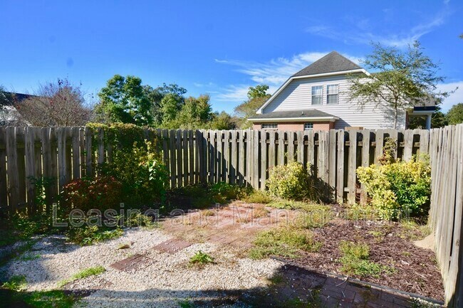 Building Photo - 3387 Queensgate Way