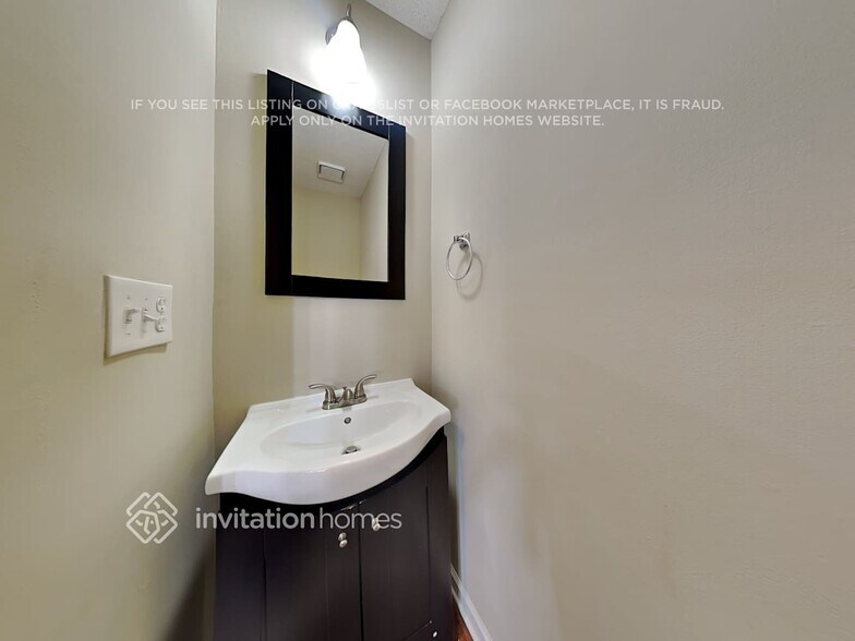 Building Photo - 5909 Creft Cir