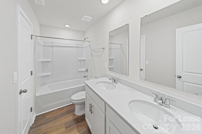 Building Photo - 204 Calvin Crk Dr