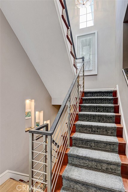 Building Photo - 718 S Broadway