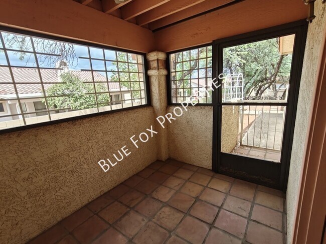 Building Photo - 131 E Horizon Cir
