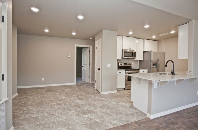 Building Photo - ***240-B Commercial***