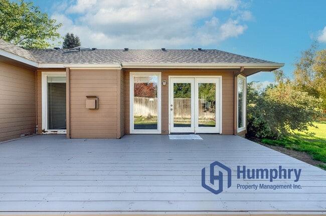 Building Photo - Charming home minutes from Settler's Park