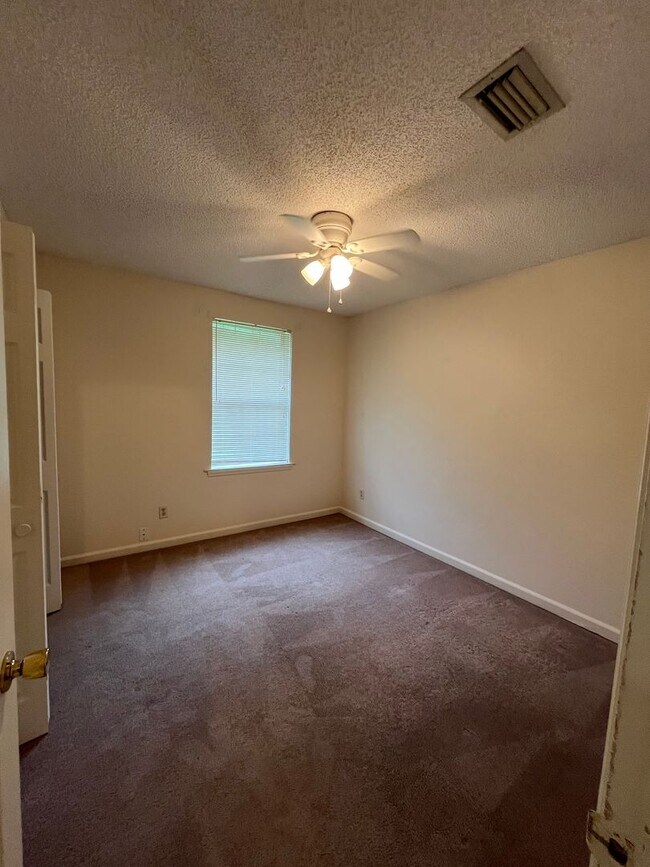 Building Photo - 441 AdmiralsWalk Dr