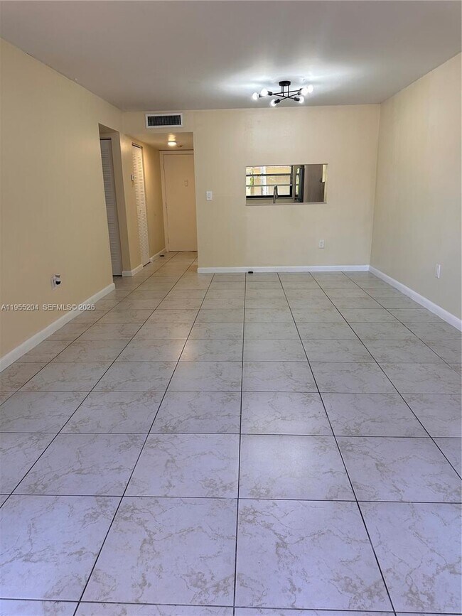 Building Photo - 10875 SW 112th Ave