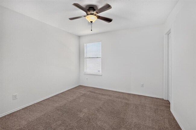 Building Photo - 1049 Clove Hitch Dr