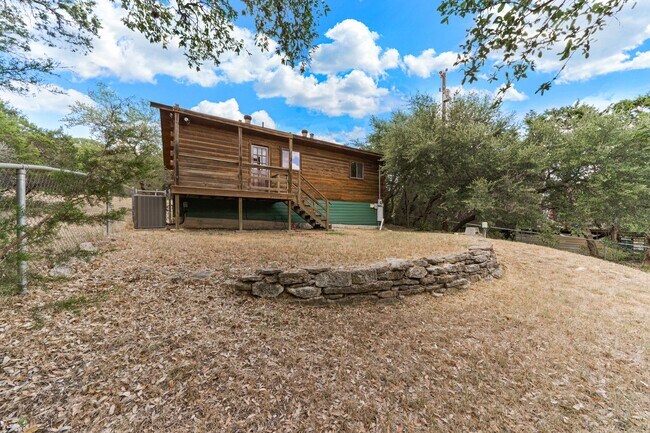 Building Photo - Hill Country Retreat