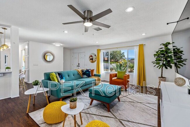 Building Photo - 980 N Buttonwillow Cir