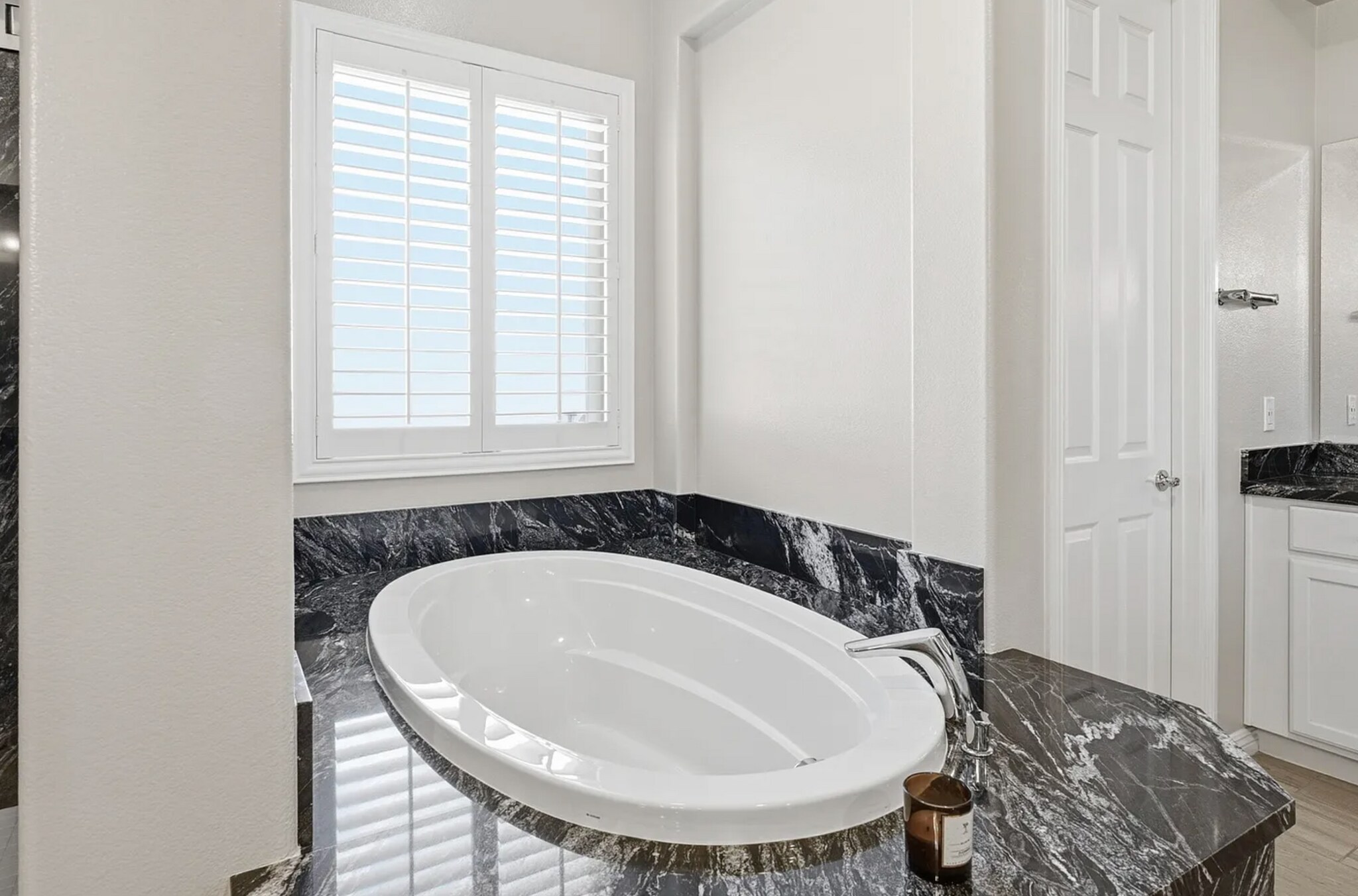 Building Photo - 3922 Jacob Lake Cir