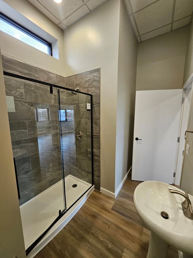 Building Photo - Brand new 2 bed apartment,